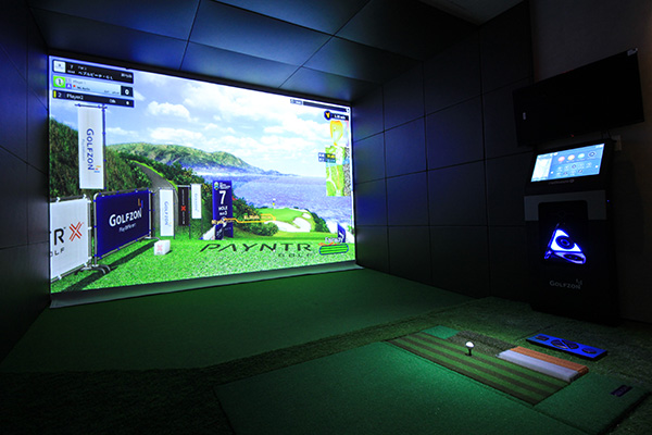 上田市　シミュレーションゴルフ　Golf Zone 内観