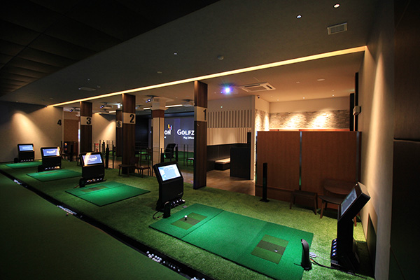 上田市　シミュレーションゴルフ　Golf Zone 内観
